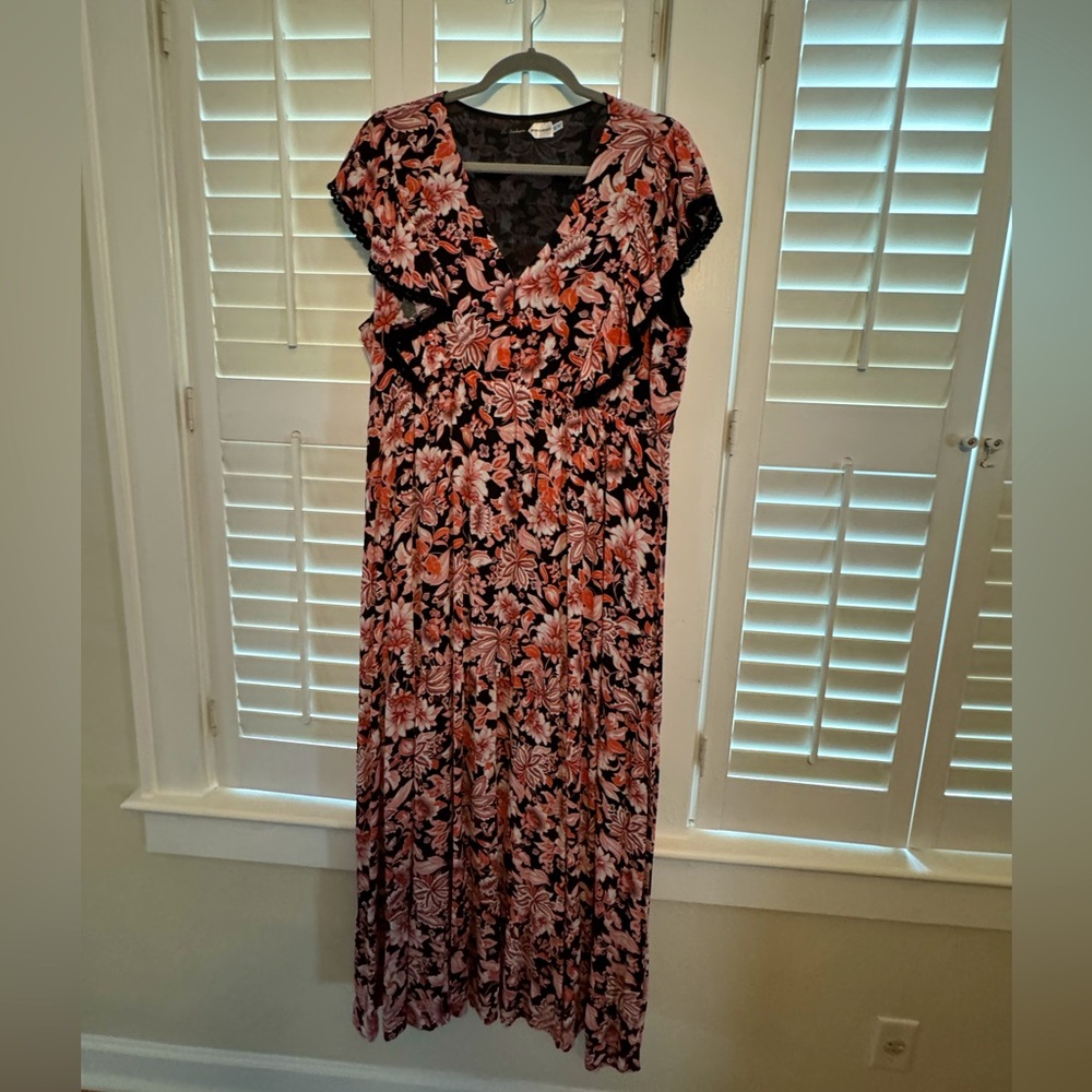 NWOT Piper and Scoot floral flutter sleeve maxi dress